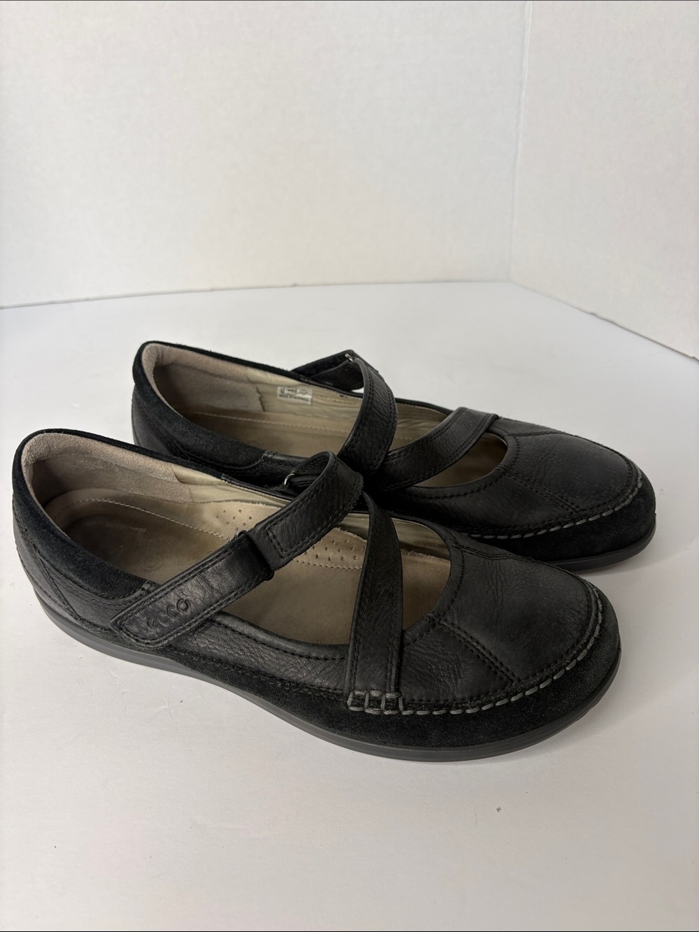 Ecco Black Leather Mary Jane Flats with Strap